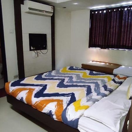Sai Vasant Vihar Hotel Shirdi Exterior foto